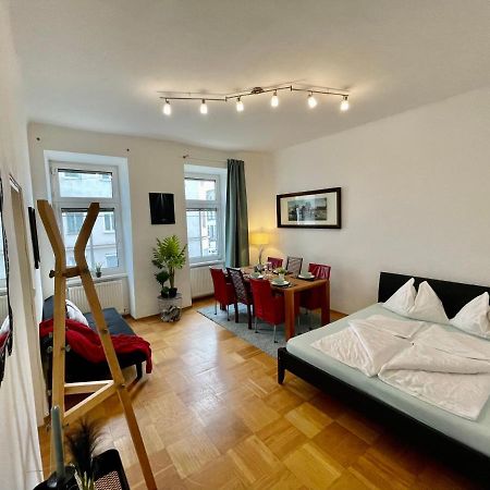 Nice Apartment Close To City Center Вена Экстерьер фото